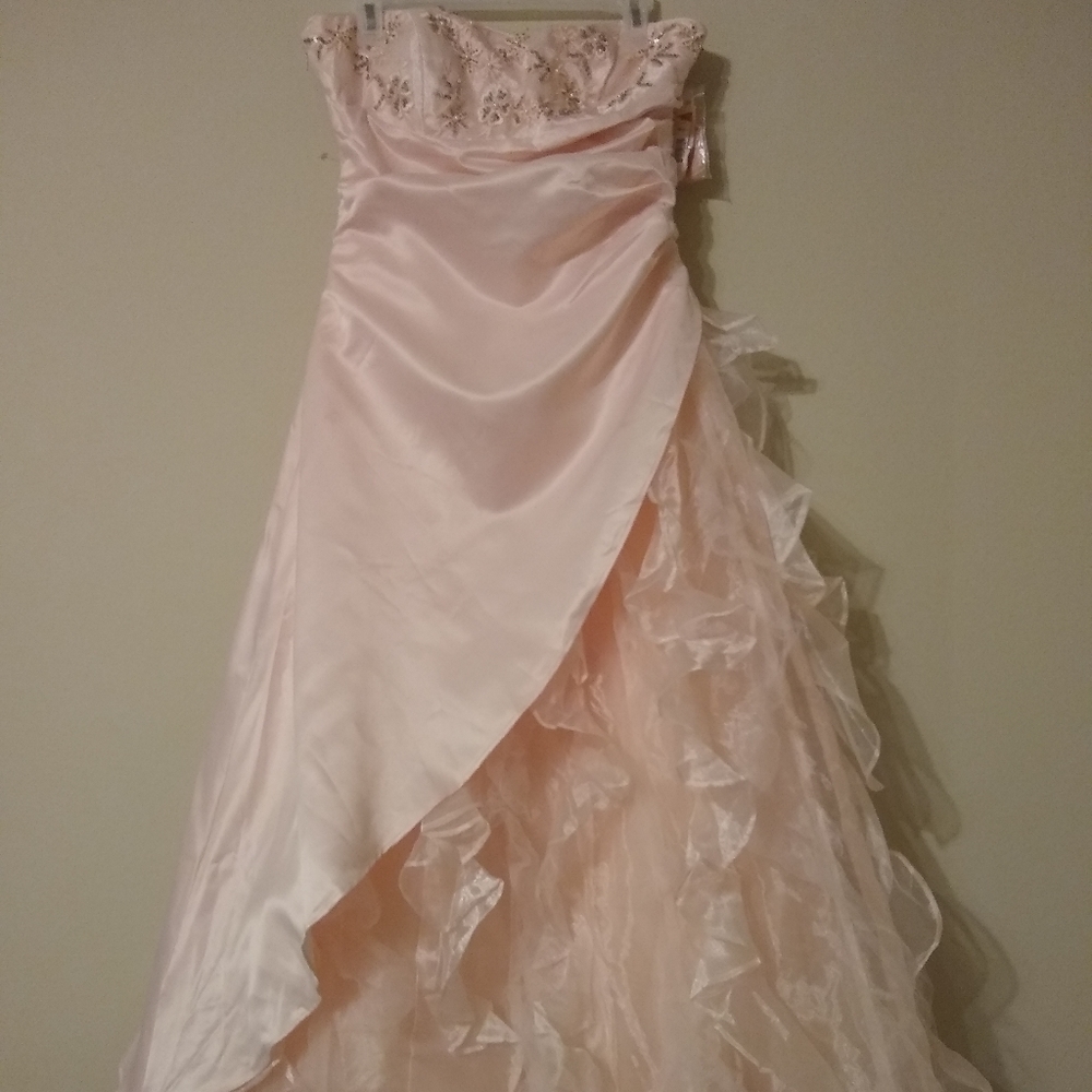So cute! Morgan 4 Ever Prom/ Bridesmaid dress